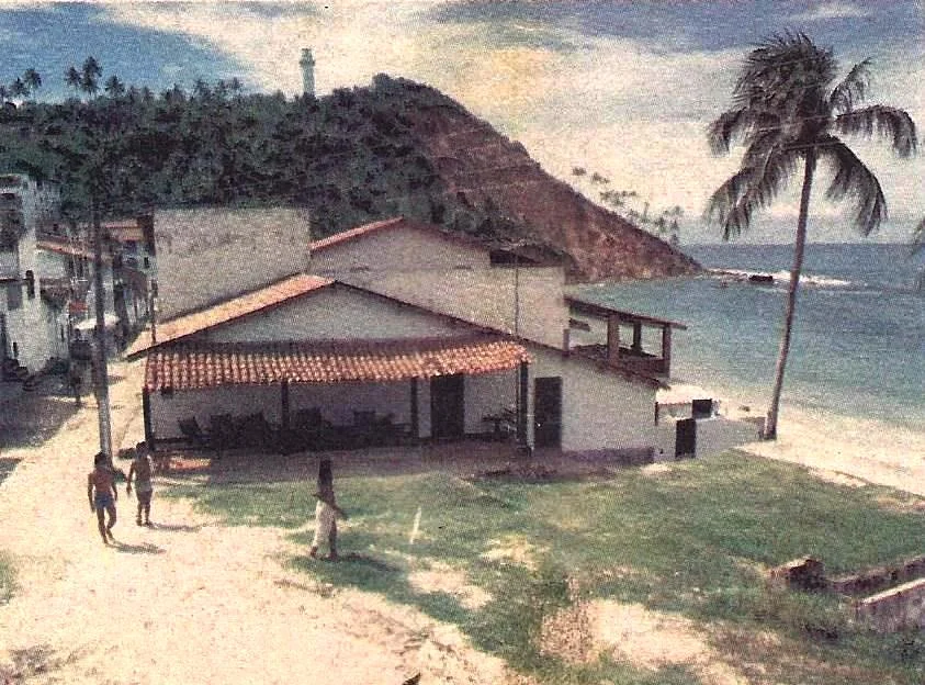 Primeira Praia de Morro de São Paulo em 1988 — em frente a estas areias, em agosto de 1942, submarinos alemães afundaram os navios brasileiros Arará e Itagiba.